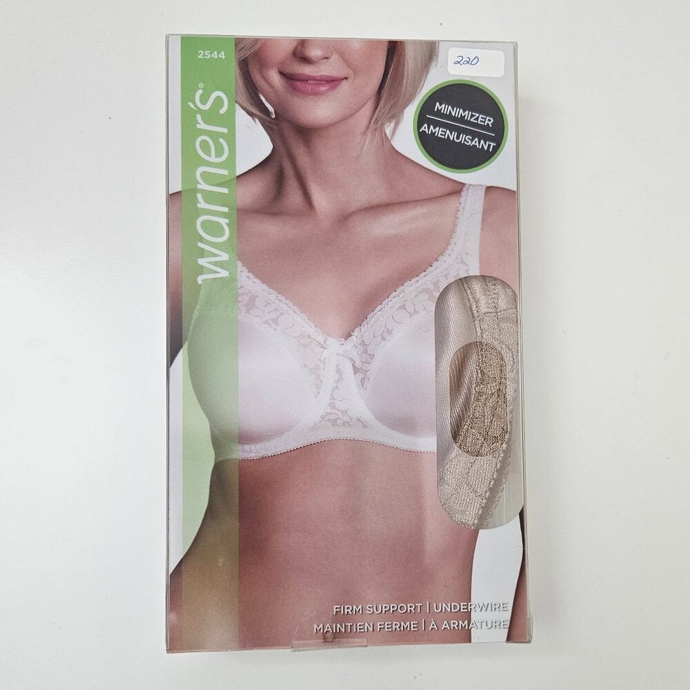 220. Warner's firm support underwire bra. NWT